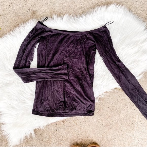 Hollister Tops - Hollister Black Ribbed Off the Shoulder Slim Tee Top